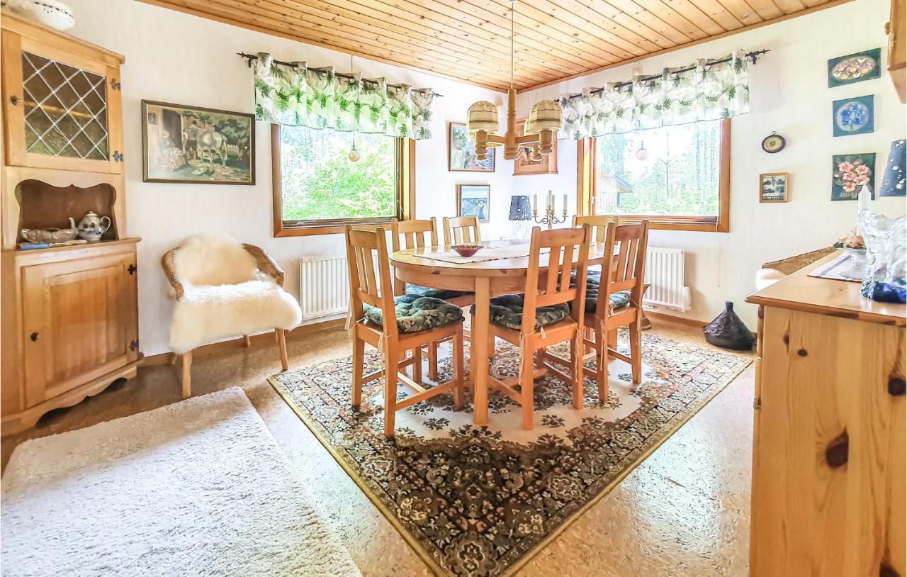 Amazing Home In Lmhult With Kitchen Älmhult Extérieur photo